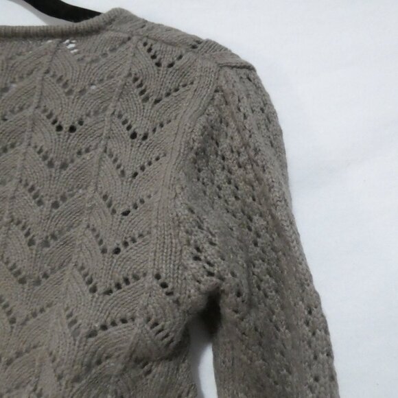 MASSIMO | small | Chic Crochet Cropped Cardigan - Picture 12 of 16